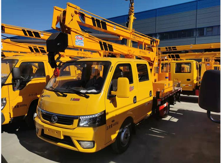 東風(fēng)途逸13.5米高空作業(yè)車