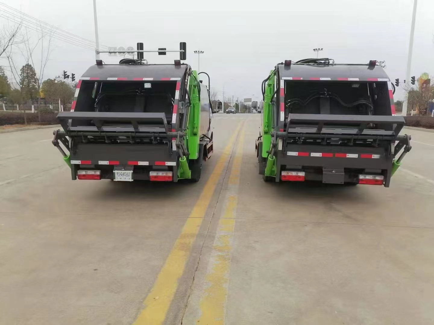 東風(fēng)途逸3.5方藍牌壓縮垃圾車 可下地下室